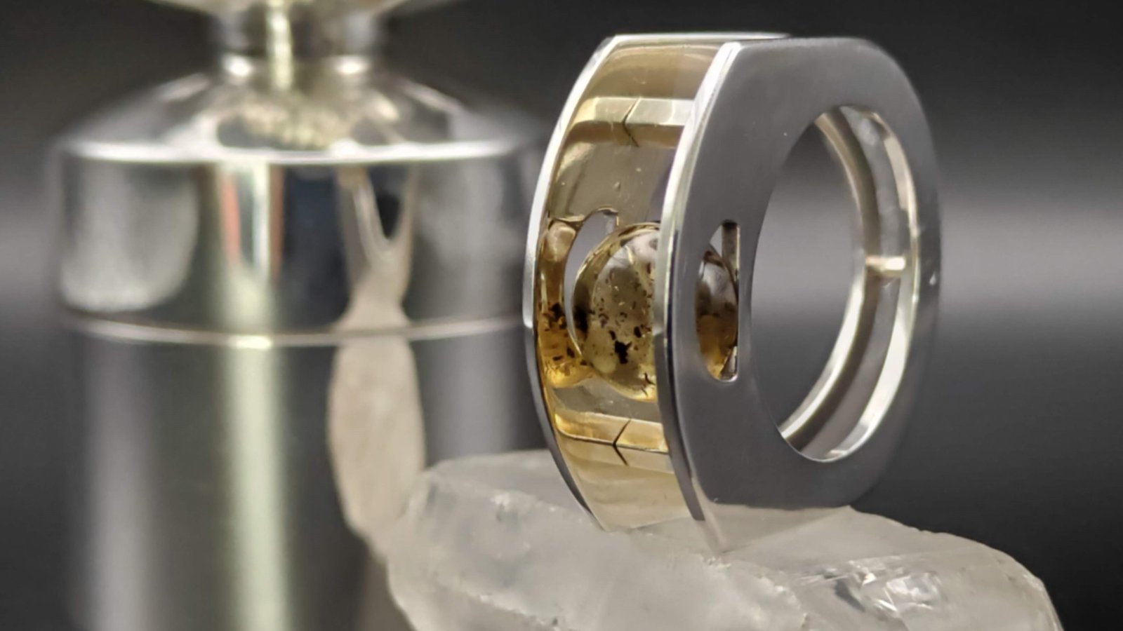 Silver and Amber Suspension Ring with Keum Boo